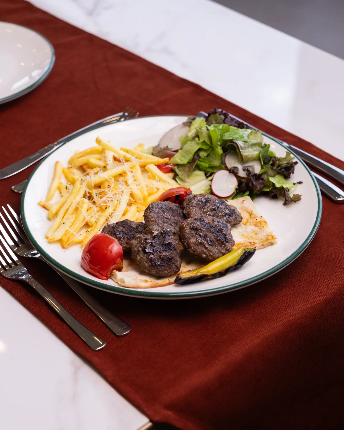 Akçaabat Köfte Tabağı